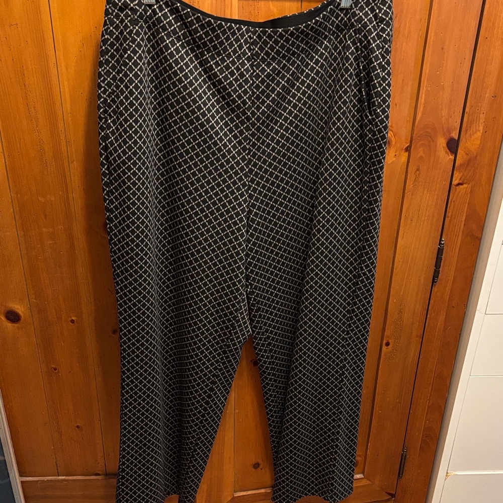 Max Studio Pull-on style Black and White Geometric Pants with pockets